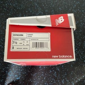 New Balance NWT reflective running sneakers